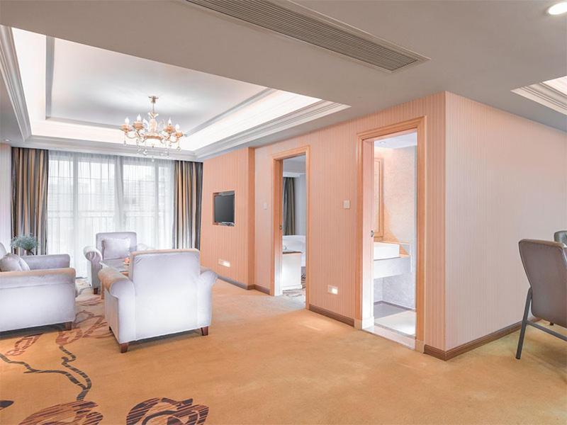 Vienna Classic Hotel Qingyuan Taihe Ancient Cave Scenic Area Exterior photo