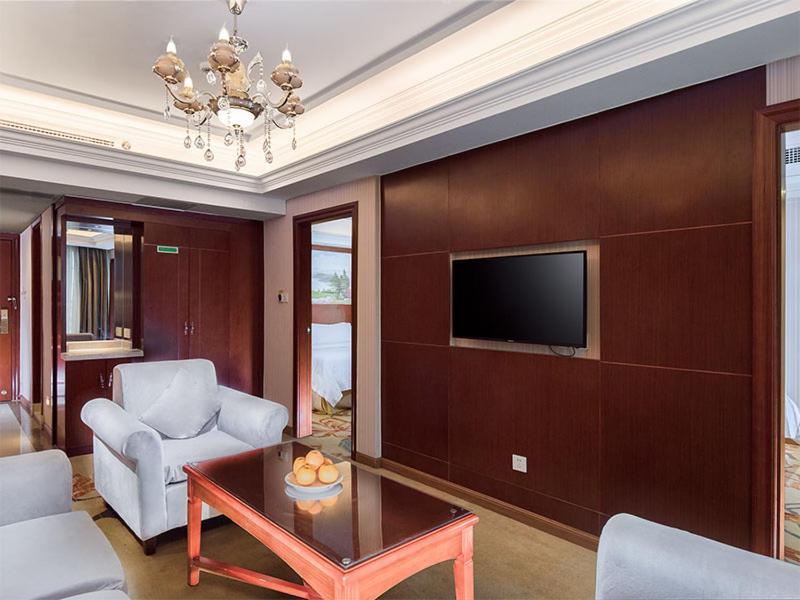Vienna Classic Hotel Qingyuan Taihe Ancient Cave Scenic Area Exterior photo