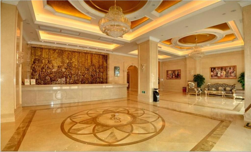 Vienna Classic Hotel Qingyuan Taihe Ancient Cave Scenic Area Exterior photo